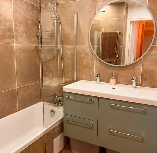 Elegant Avec Balcon Centre Apartamento *