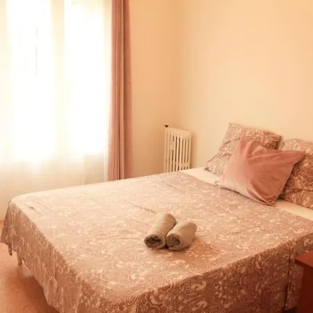 Апартаменты Elegant Avec Balcon Centre *