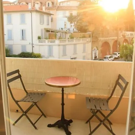 Elegant Avec Balcon Centre *