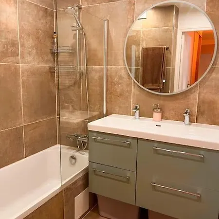 Elegant Avec Balcon Centre Lägenhet *